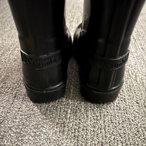 Girls Size 11 Columbia Rain-boots! Used great condition!